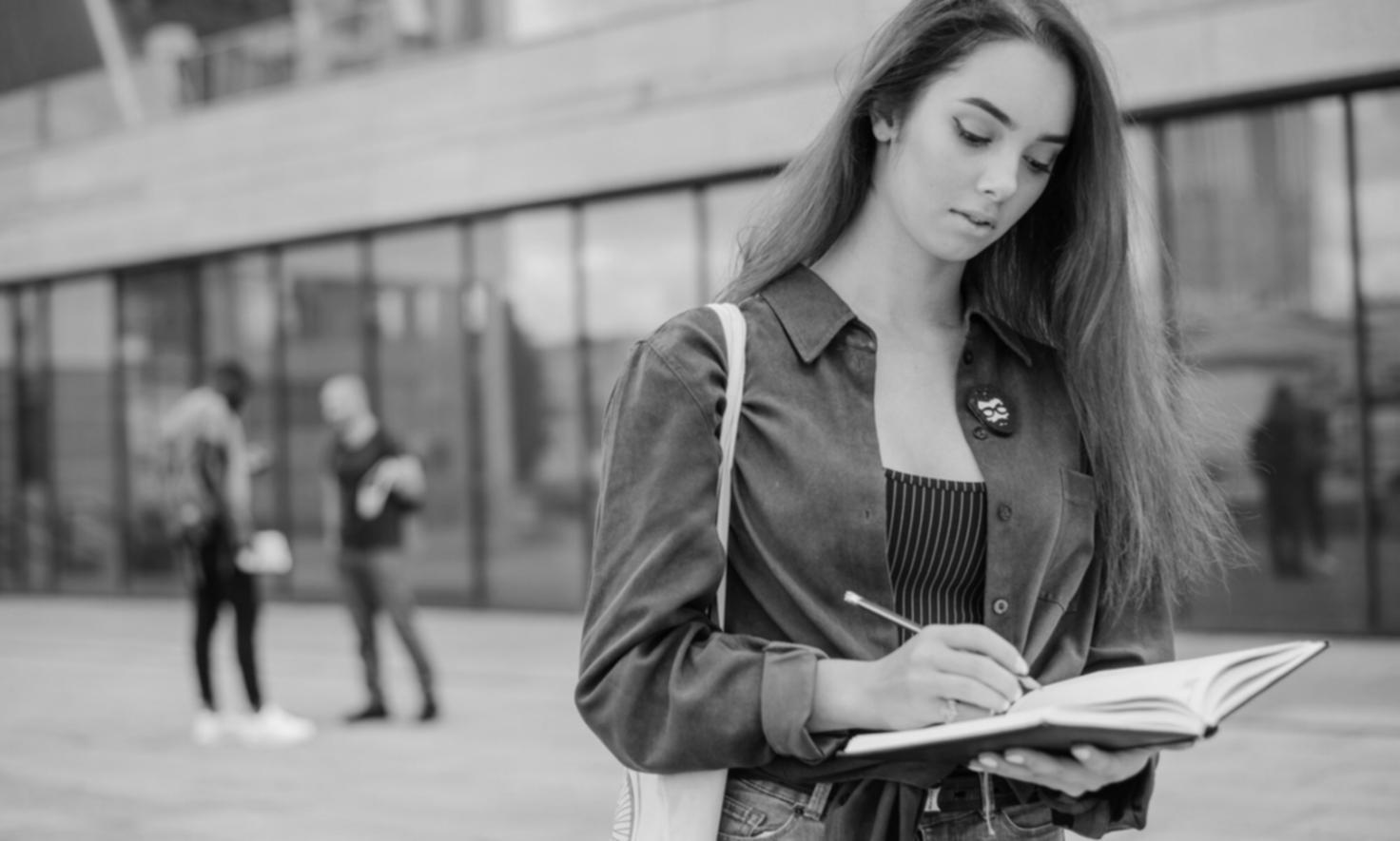 Процесс финансового планирования в офисе Calendre